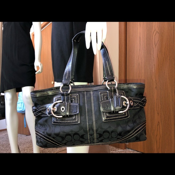Coach Signature Collection Black Shoulder Bag - Picture 1 of 7